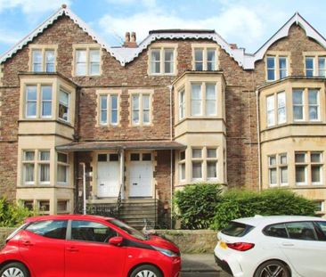 A spacious one bedroom property a short walk from Clifton village. - Photo 2
