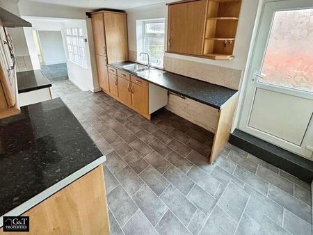 Lake Street, Gornal, DY3 - Photo 2