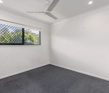 Four Bedroom Townhouse in sort after Mango Hill complex - Photo 6