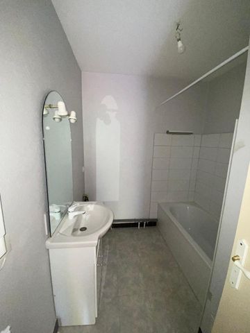 Location Appartement 3 pièces 56m² VALENCE 26000 - Photo 3