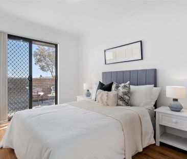 Bright, Stylish Two-Bedroom Apartment in the Heart of Kogarah - Photo 3