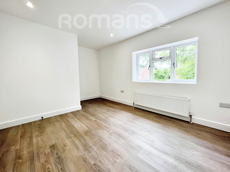 Conway Drive, Farnborough, GU14 - Photo 5