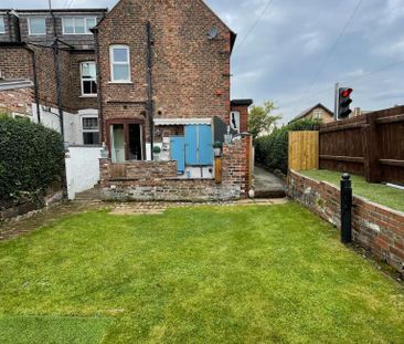 2 bedroom end of terrace house to rent - Photo 1
