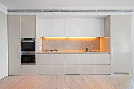2 Bedroom Designer Apartment - Photo 3