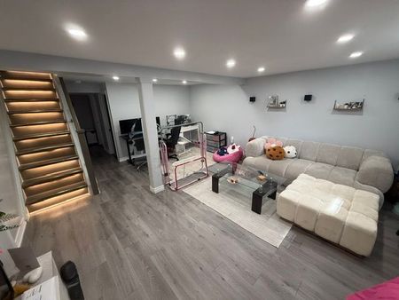 For Lease - 301 Rossland Road, Whitby, Ontario - Photo 2