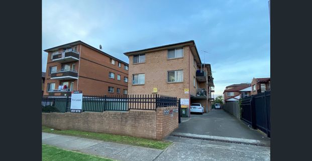 Conveniently Located One Bedroom Unit - Photo 1