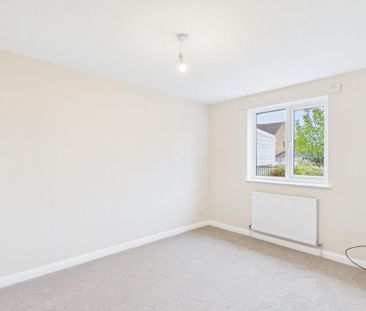 2 bedroom semi-detached bungalow to rent - Photo 4
