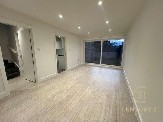 Nelson Road, TW3 - Photo 1