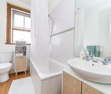 Room in a Shared Flat, King Edwards Mansions, SW6 - Photo 5