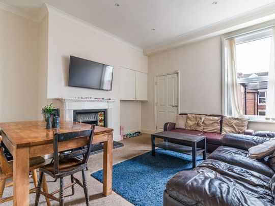 4 bedroom maisonette to rent - Photo 1