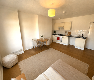 1 bedroom bedsit to rent - Photo 2