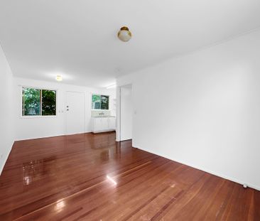 GREAT LOCATION - WALK TO OXFORD STREEET - Photo 3