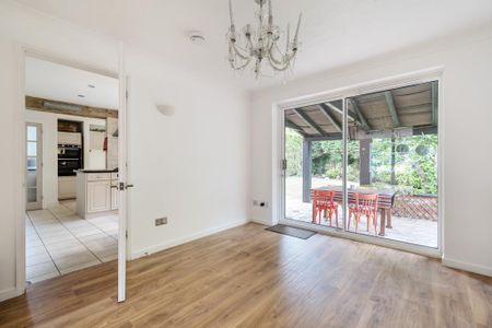 5 bedroom detached house to rent - Photo 3