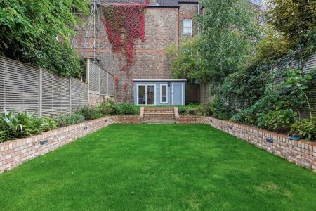 6 Bedroom House To Let - Photo 2