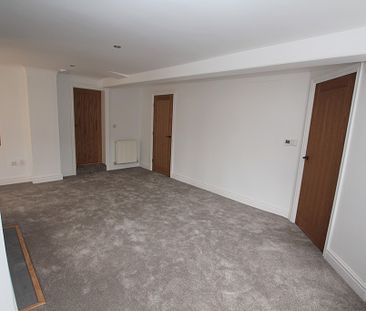 3 Bedroom Semi-Detached House, Chester - Photo 6