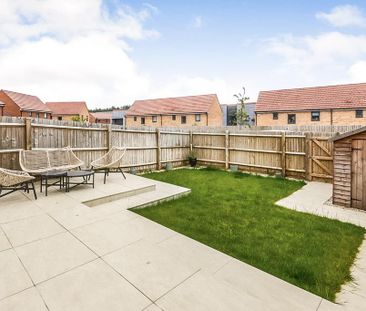 3 bedroom semi-detached house to rent - Photo 5