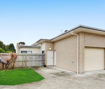 SUPERB CENTRAL LOCATION - AVAILABLE NOW ! - Photo 1