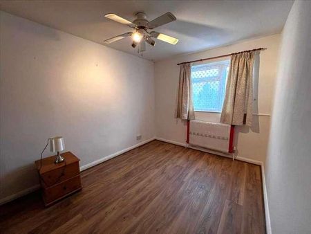 Weekes Drive, Slough, SL1 - Photo 2