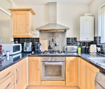 Devoke Way, Walton-On-Thames - 2 bedrooms Property for lettings - S... - Photo 1