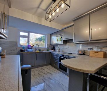 5 bedroom detached house to rent - Photo 5