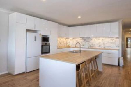 5 bedroom house - $750/week - including electricity and internet - Photo 3