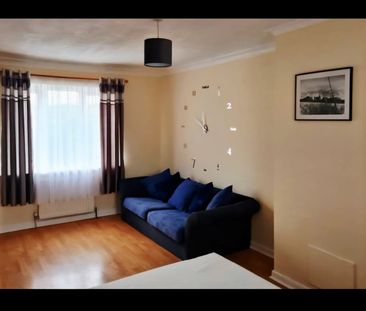 4 Bed Semi-Detached House, Lester Avenue, E15 - Photo 6