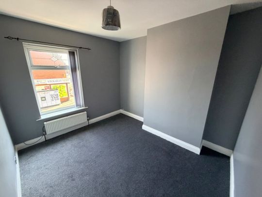 4 bed Semi-Detached - To Let - Photo 1