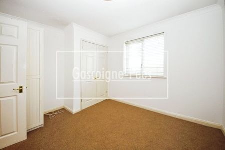 Regents Court - Central Kingston - Photo 2