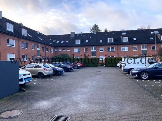 Glashütte - gepflegte Wohnanlage - großzügige Dachwohnung mit Küche, Holzparkett, Wannenbad, 3.OG - Foto 1