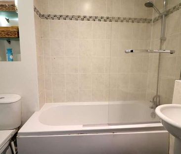 Wiseman Close, Luton, Bedfordshire, LU2 - Photo 3