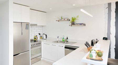 Fully Furnished Jewel in Prime City Location - Photo 2