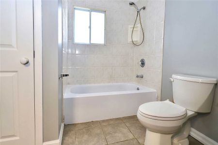 For Lease - 200 Crawforth Street Unit# Main, Whitby, Ontario - Photo 3