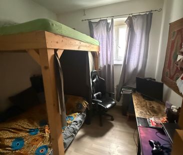 S-Bad Cannstatt: Gepflegte 3-Zi.-Whg. mit EBK und TL-Bad * 75qm * 3... - Photo 2