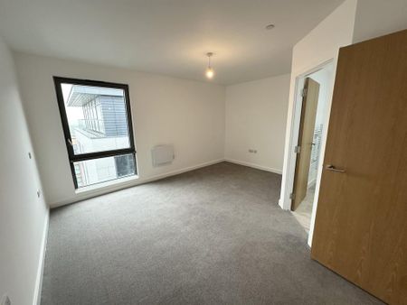 2 bedroom penthouse to rent - Photo 2