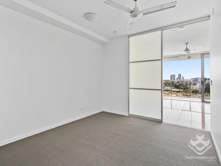 REFRESHED UNIT IN BROADWATER - Photo 5