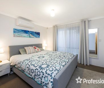 Stylish & Private 3-Bedroom Rear Villa in Nollamara - Photo 5