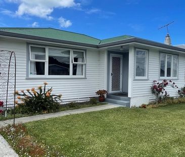 Tidy 3 Bedroom Family Home in Te Hapara! - Photo 3