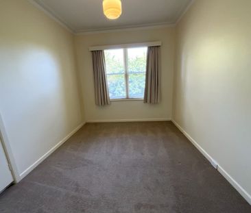 CHARMING HOME ON HALF AN ACRE - Photo 3