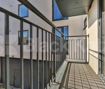 832 square foot two bedroom two bathroom with a private balcony - Photo 2