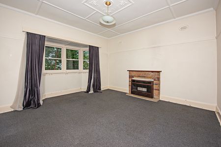 9 Kurrajong Avenue, St Kilda East VIC 3183 - House For Rent | Domain - Photo 5