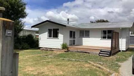 COCKBURN ST, MASTERTON - 3BDRM - $490 P/W - Photo 2
