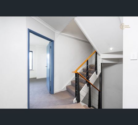 2/1 Hammond Street, West Perth, WA 6005 - Photo 1