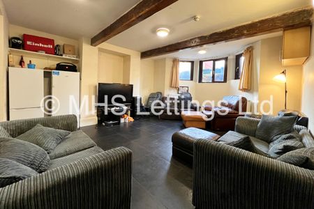 9 Bedroom Mid Terraced House for rent in Regent Park Avenue - Photo 3