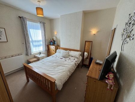 3 bedroom terraced house to rent - Photo 5