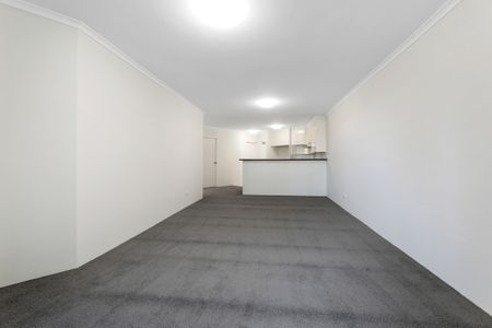 Modern Two Bedroom Retreat with Secure Parking - Photo 4