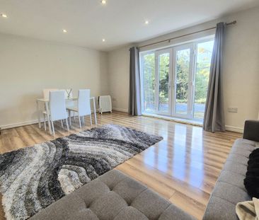 Halifax, Hipperholme - Photo 1