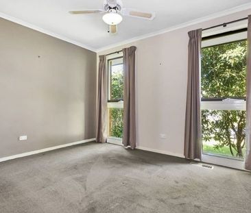 1 Donald Close, Kilsyth - Photo 5