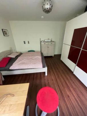 Schöne 2,5 Zimmer Dachgeschosswohnung in Winterhude - Photo 1