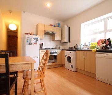 5 bedroom maisonette to rent - Photo 3