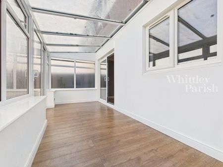 3 bedroom semi-detached house to rent - Photo 3